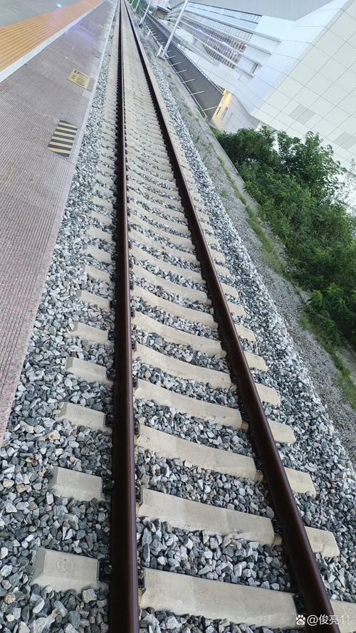 轨道工程施工作业的安全注意事项?